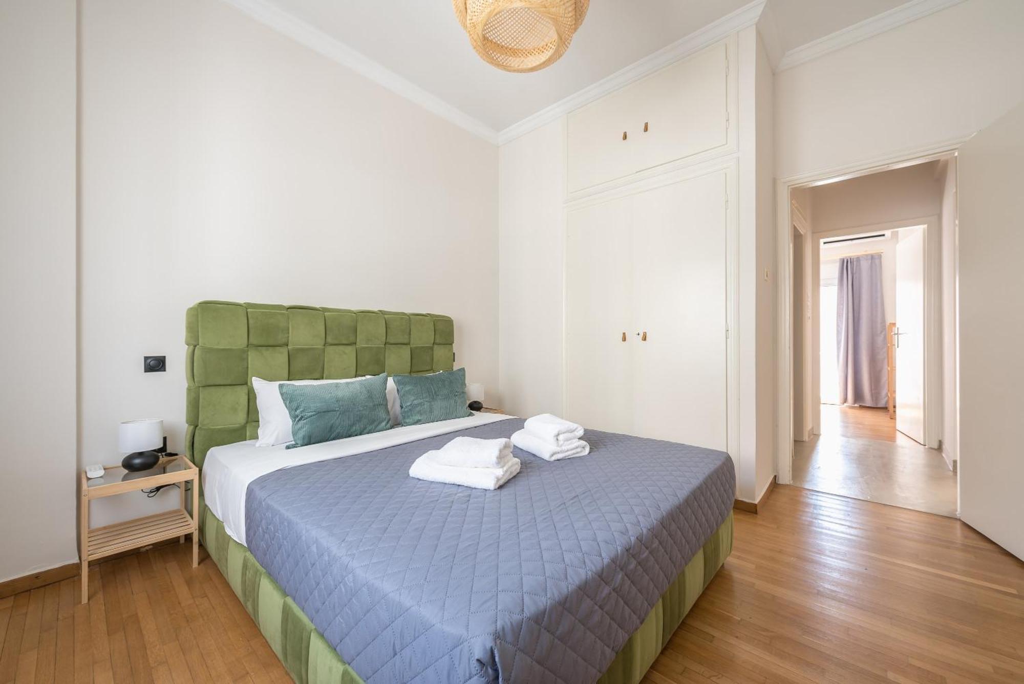 Stylish 2 Bd Urban Retreat Near Panormou Metro Apartment Athens Ngoại thất bức ảnh